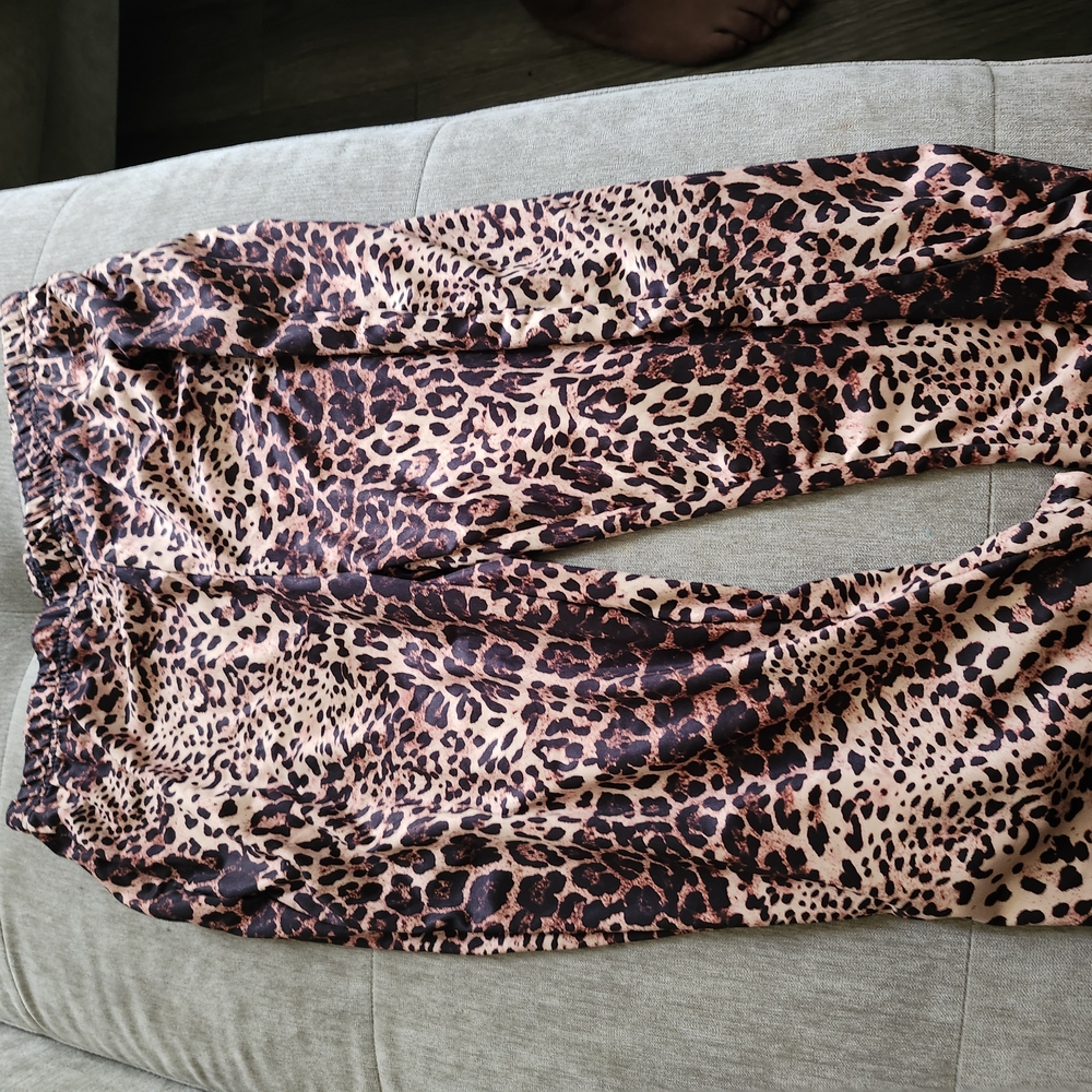 SHEIN Leopard Patterned Leggings
